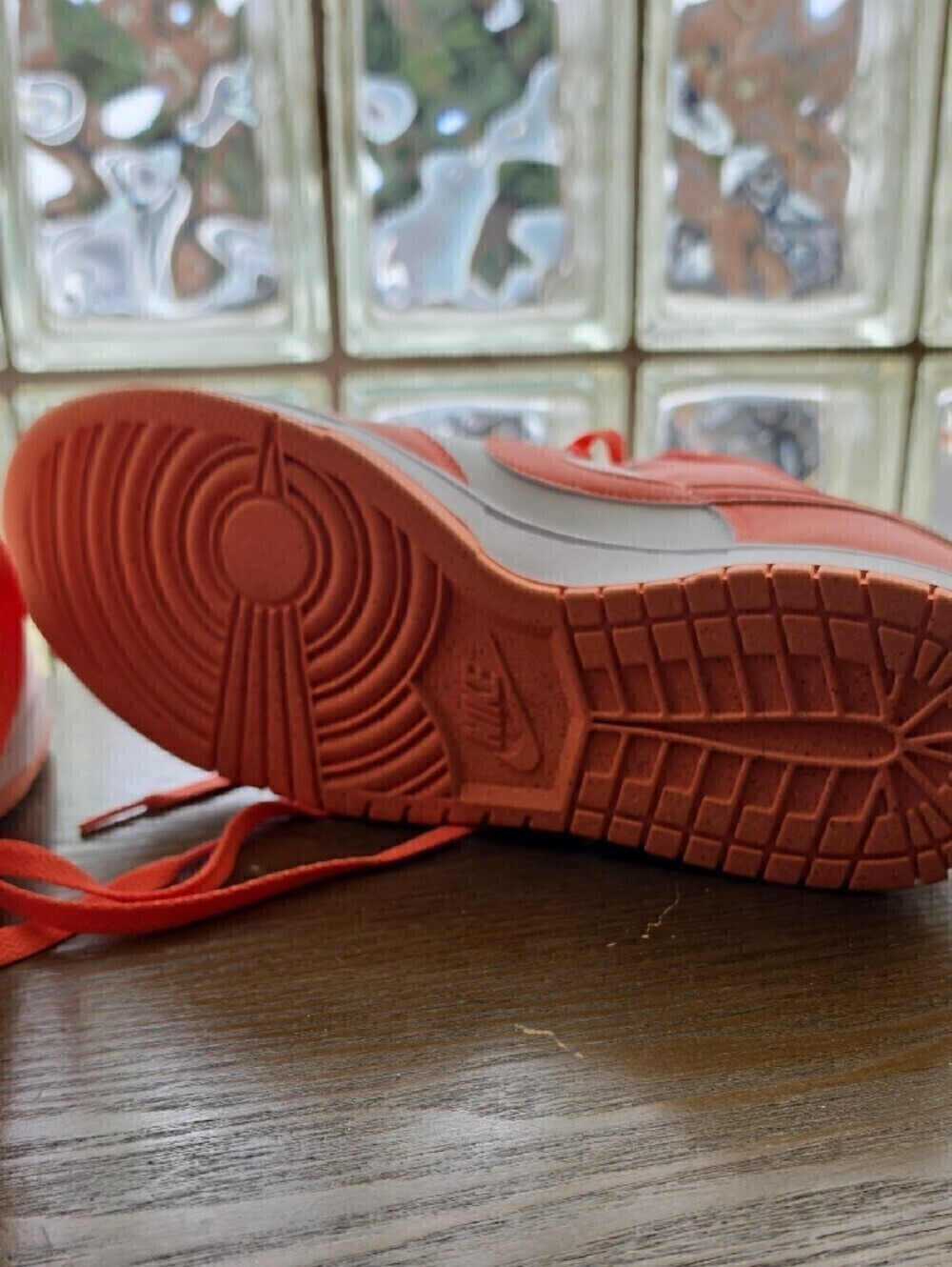 Nike Low-Top Sneakers in Coral & White - Picture 3 of 4